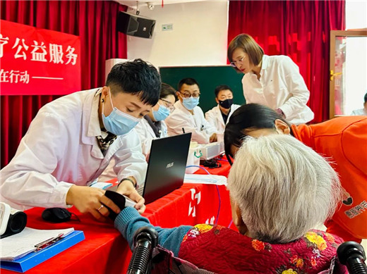 长春骨伤医院公益活动05.jpg 长春骨伤医院公益活动05.jpg